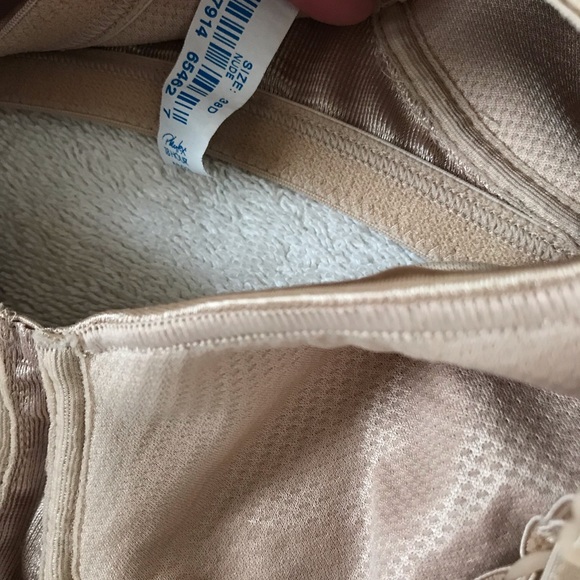 SOLDBundle of beige 18 Hour Bras Size 38D - Picture 6 of 6